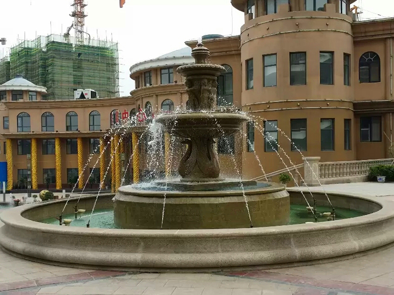 商业街石喷泉