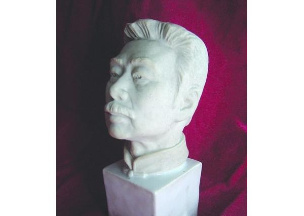 鲁迅石雕_鲁迅雕塑图片