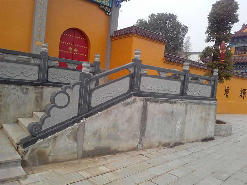 寺庙阶梯青石栏板